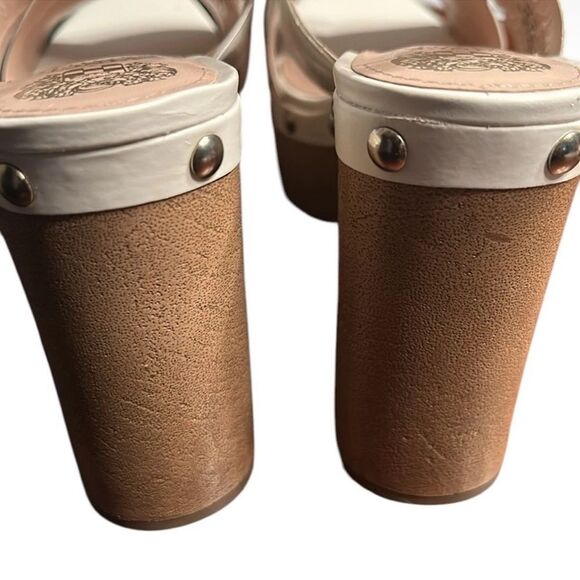 Vince Camuto Cream/ Ivory Slingback
Sandals(Size 9M) - Picture 11 of 15